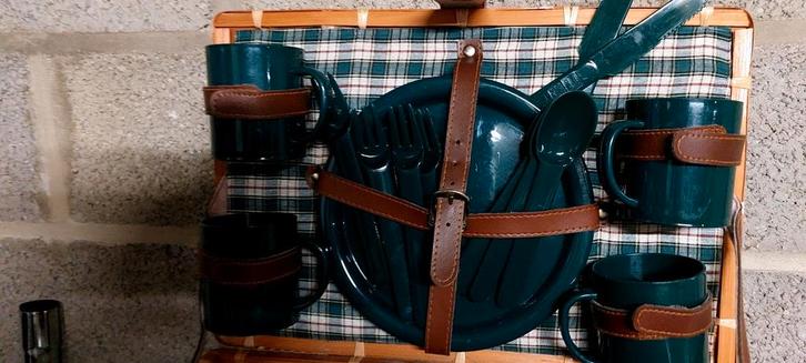 RIETEN PICKNICK MAND, Hobby en Vrije tijd, Picknickmanden, Ophalen