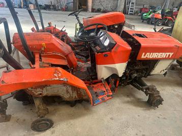 2 tracteurs new Holland tc30 pour pièces