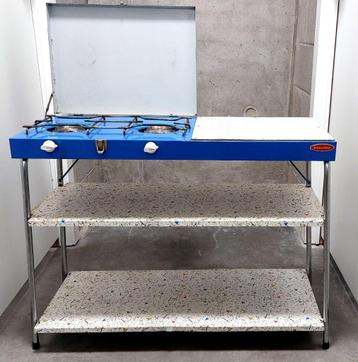 Staand kampeervuur met Camping Gaz beschikbaar voor biedingen