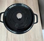 Staub La Cocotte Zwart (22 cm & 28 cm), Ophalen, Zo goed als nieuw, Gietijzer, Kookpan of Snelkookpan
