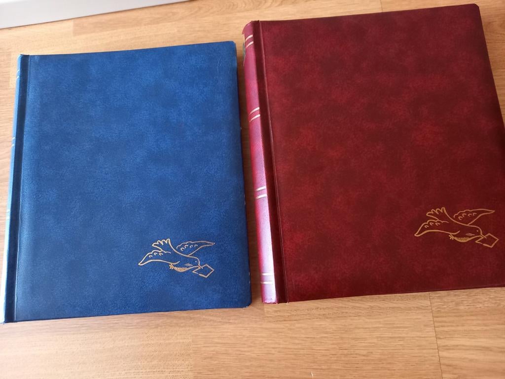 2 NOUVEAUX ALBUMS DE CARTES POSTALES HENZO, Enlèvement ou Envoi