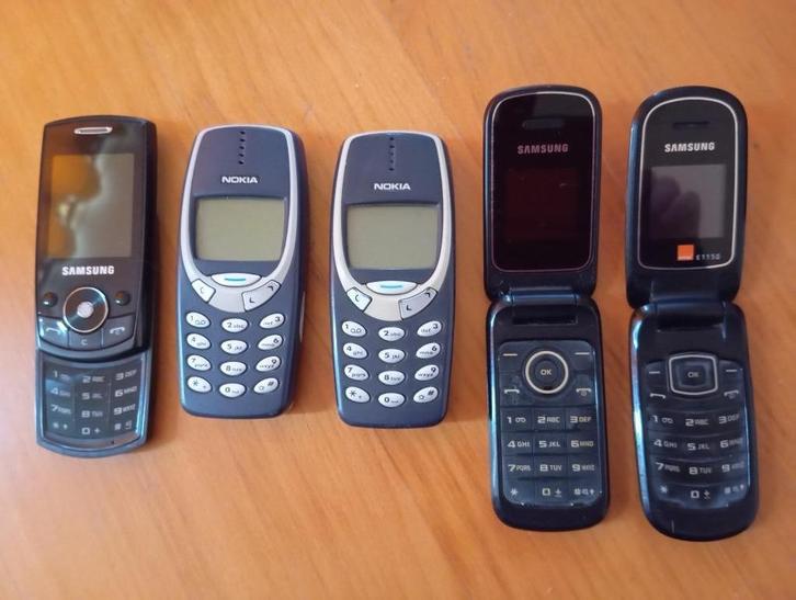 Set van 5 oude Nokia- en Samsung-telefoons - niet getest, Telecommunicatie, Mobiele telefoons | Nokia, Niet werkend, Zonder abonnement