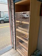 Winkel kast, Ophalen