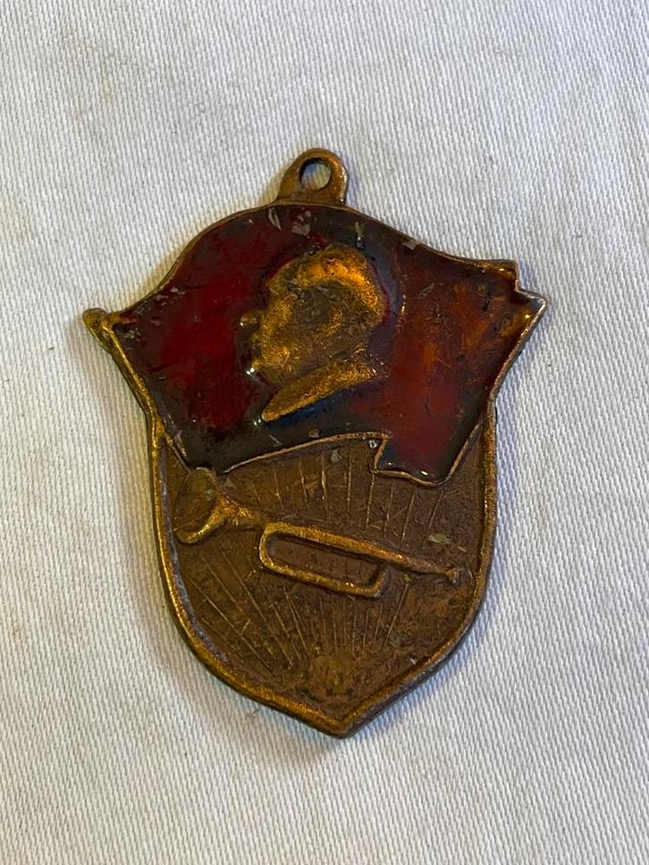 Pendentif vintage de la révolution culturelle Mao Guilin 8‑1, Collections, Objets militaires | Général, Enlèvement ou Envoi