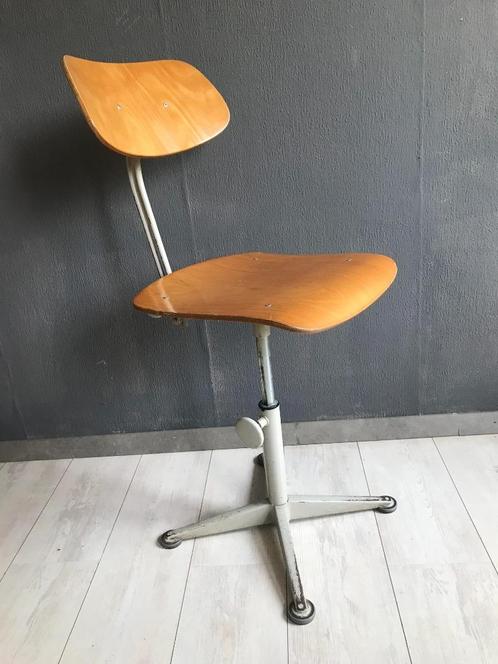 Vintage Architecten Kruk Friso Kramer, Huis en Inrichting, Bureaustoelen, Gebruikt, Bureaukruk, Bruin, Ergonomisch, Ophalen of Verzenden