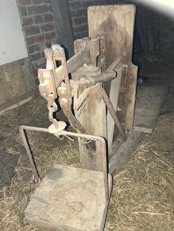 Oude bascule  beschikbaar voor biedingen