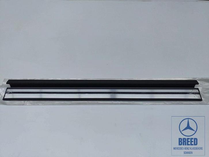 NOS instaplijst voorzijde zwart voor Mercedes-Benz W124, Auto-onderdelen, Carrosserie, Mercedes-Benz, Nieuw, Ophalen of Verzenden