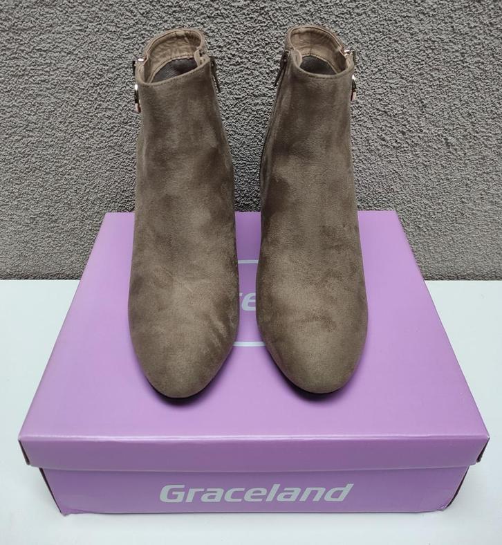 Graceland Enkellaarzen met Blokhak mt 40, Kleding | Dames, Schoenen, Zo goed als nieuw, Lage of Enkellaarzen, Beige, Ophalen of Verzenden
