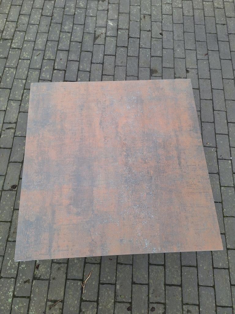 Op maat gemaakte salontafel, Ophalen