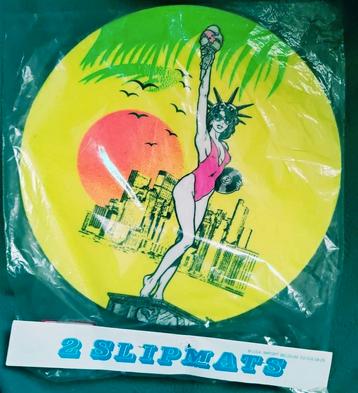 prachtig paar retro slipmats. fluo kleur.  beschikbaar voor biedingen