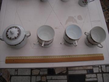 theeservies beschikbaar voor biedingen