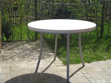 Ronde keukentafel crème kleurig 4 personen beschikbaar voor biedingen
