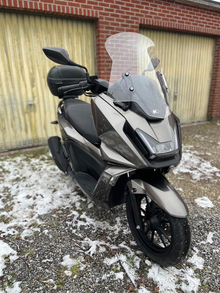 Kymco / Skytown / 125 CC / 2024 / LED / 3750 KMS /, Motoren, Motoren | Yamaha, Particulier, Scooter, 11 kW of minder, 1 cilinder