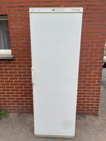 Diepvries AEG werkt perfect A++ in top. Staat beschikbaar voor biedingen