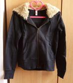 Zwarte hoodie vest trui beige nepbont kap QS by S. Oliver 36, Kleding | Dames, Truien en Vesten, Ophalen of Verzenden, Maat 36 (S)