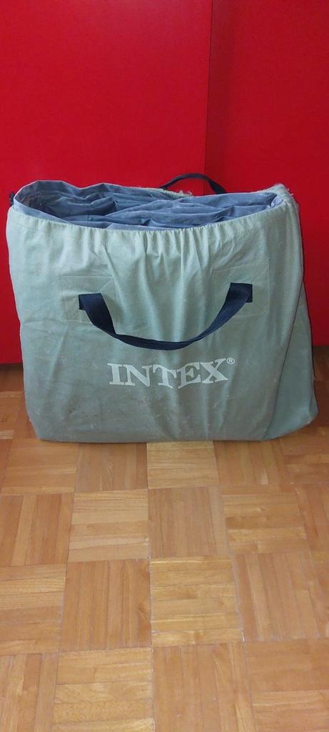 Matelas pneumatique INTEX, Maison & Meubles, Chambre à coucher | Canapés-lits, Utilisé, Enlèvement