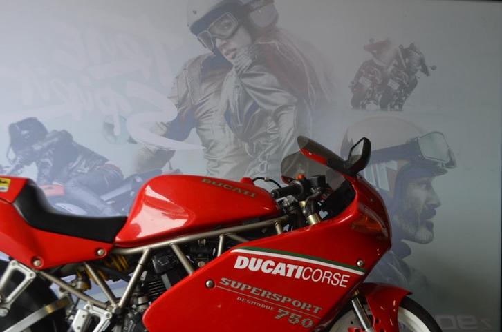 Ducati 750 Super Sport originele staat & Dominator uitlaten, Motoren, Motoren | Ducati, Bedrijf, Sport, meer dan 35 kW, 2 cilinders