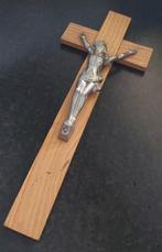Croix en bois antique avec Christ - années 1960 ou plus anci, Enlèvement ou Envoi