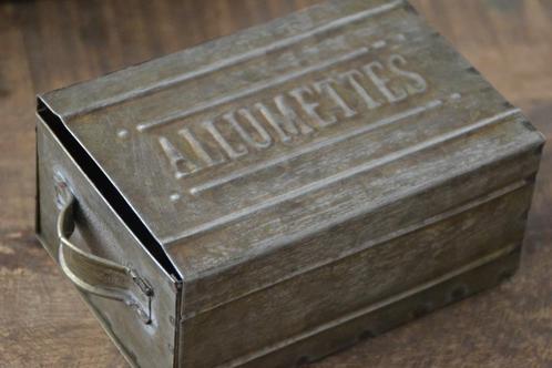 Opbergdoos Landelijk zinc metaal - Lucifers / allumettes -, Verzamelen, Rookartikelen, Aanstekers en Luciferdoosjes, Nieuw, Luciferdoosjes of -merken