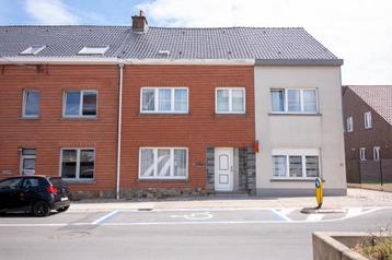 Landelijke rijwoning met mooie tuin beschikbaar voor biedingen