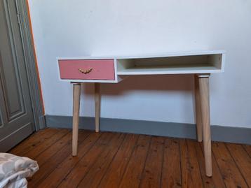 Mooi kinderbureau, La Redoute Interieurs beschikbaar voor biedingen