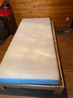 Bed + matras, Huis en Inrichting, Slaapkamer | Matrassen en Bedbodems, Matras, Gebruikt, 210 cm, Eenpersoons