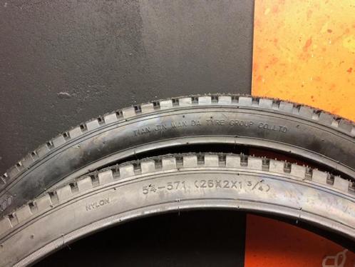 Paire de pneus vélo 26' ancien standard, Fietsen en Brommers, Fietsonderdelen, Nieuw, Oldtimer, Band, Ophalen