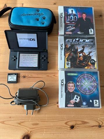 Nintendo DS + 4 games + oplader en hoesje beschikbaar voor biedingen