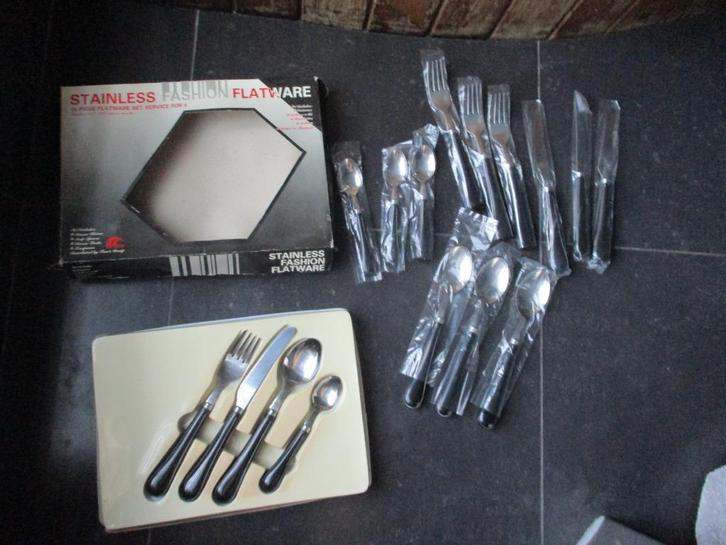 16 delig nieuw bestekset , stainless steel ,mes vork soeplep, Maison & Meubles, Cuisine | Couverts, Neuf, Ensemble de couverts