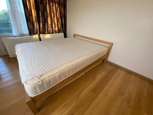 Bedframe met matras - Hout - 160x200cm, Huis en Inrichting, Slaapkamer | Bedden, Gebruikt, Tweepersoons, 160 cm, 200 cm, Hout