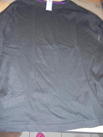 zwarte t-shirt 146/152 beschikbaar voor biedingen
