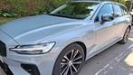 V60 t6 hybrid ultimate dark. Haut de gamme.2024, Auto's, Volvo, Automaat, Zwart, USB, Zwart