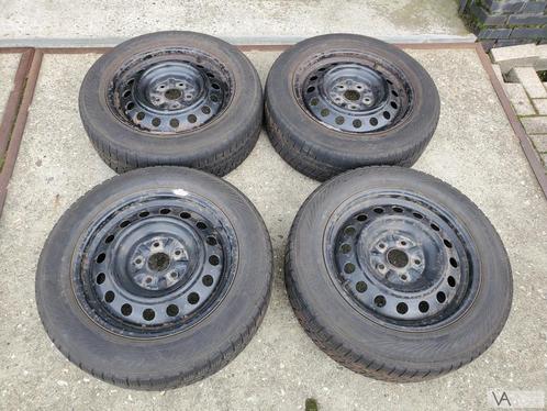 Set velgen + winterbanden Toyota Auris Corolla 16 inch €70, Auto-onderdelen, Banden en Velgen, Banden en Velgen, Gebruikt, Ophalen of Verzenden