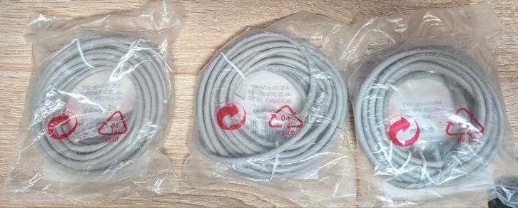 3x Belkin UTP CAT5e 5 m, Audio, Tv en Foto, Audiokabels en Televisiekabels, Nieuw, Ophalen of Verzenden