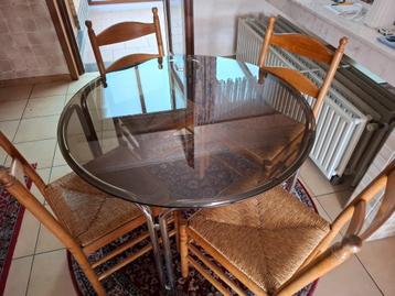 4 stoelen beschikbaar voor biedingen