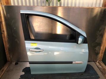 Portier 4Deurs rechts-voor van een Renault Clio (HARM02) beschikbaar voor biedingen