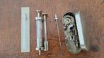 oude metalen spuit 40ml, Antiek en Kunst, Antiek | Gereedschap en Instrumenten, Ophalen of Verzenden