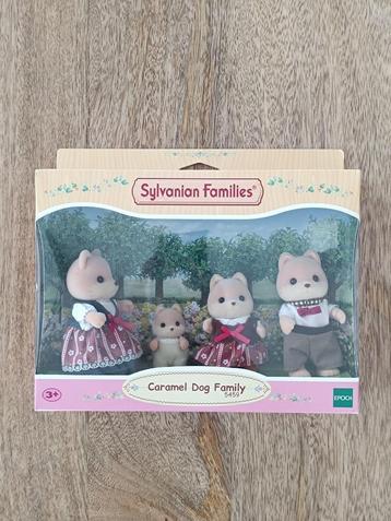 Epoch Sylvanian Families 5459 : Caramel Dog Family beschikbaar voor biedingen