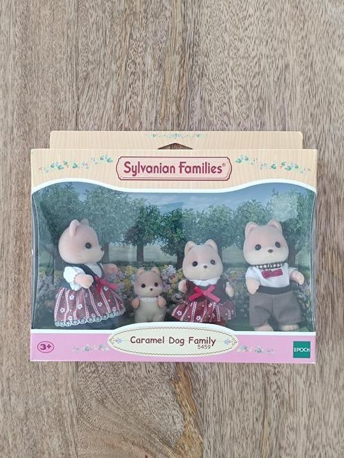 Epoch Sylvanian Families 5459 : Caramel Dog Family, Kinderen en Baby's, Speelgoed | Poppenhuizen, Nieuw, Poppenhuispop, Ophalen of Verzenden