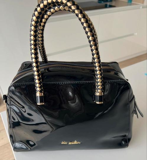 Handtas/ Laqué/ Inès Delaure/ zwart-goud/ €17, Handtassen en Accessoires, Tassen | Damestassen, Zo goed als nieuw, Handtas, Zwart