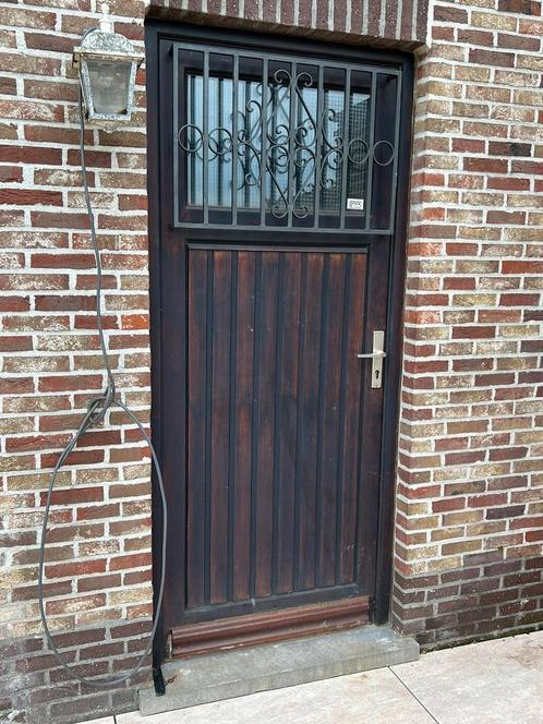2 Buitendeuren + 1 voordeur in meranti hout met raam, Doe-het-zelf en Bouw, Deuren en Vliegenramen, Gebruikt, Hout, Ophalen