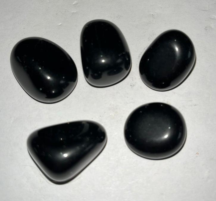 Zwarte Obsidiaan(5stuks) - 36gram totaal - tss 20mm en 25mm, Handtassen en Accessoires, Edelstenen, Nieuw, Ophalen of Verzenden