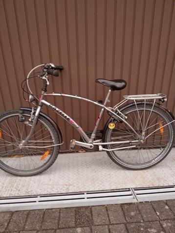 Mooi fiets voor eerlijke prijs  beschikbaar voor biedingen