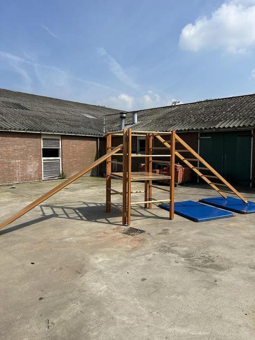 Prachtig klimrek inclusief glijbaan, Sport en Fitness, Turnen, Ophalen