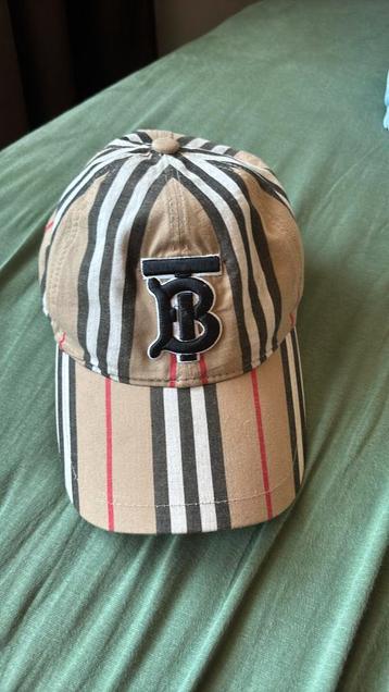 Burberry pet beschikbaar voor biedingen