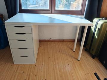 Bureau beschikbaar voor biedingen