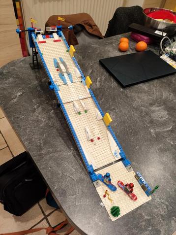 Ensembles lego football et snowboard beschikbaar voor biedingen