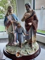 Sainte Famille en porcelaine fine travaillée à la main avec, Enlèvement