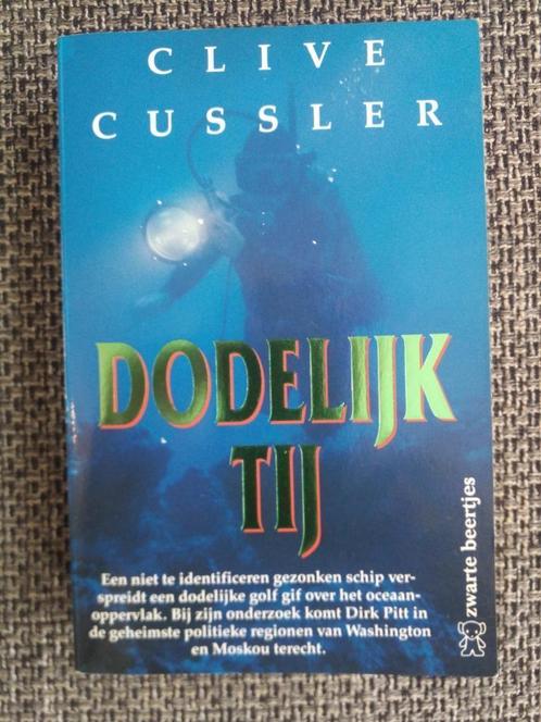 Clive Cussler - Dodelijk tij (Dirk Pitt avontuur), Boeken, Thrillers, Gelezen, Amerika, Ophalen of Verzenden