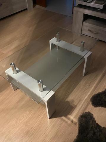 Glazen salontafel beschikbaar voor biedingen